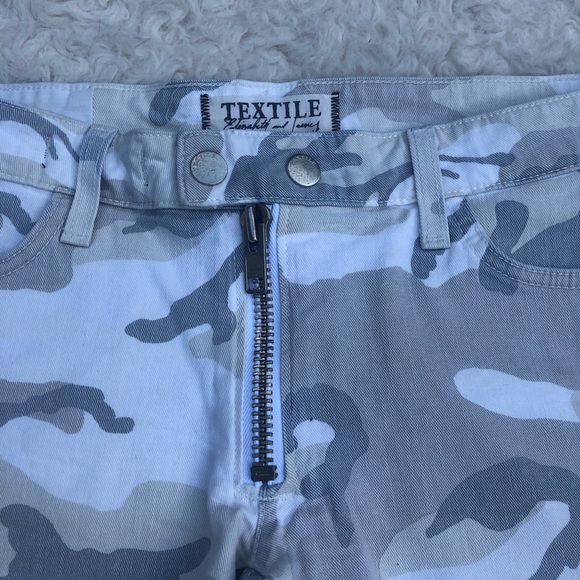 TEXTILE Elizabeth and James Cooper Camo Shorts - Picture 3 of 6
